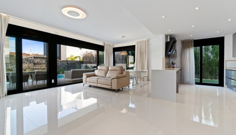 Resale - Chalet - Orihuela Costa - Aguamarina