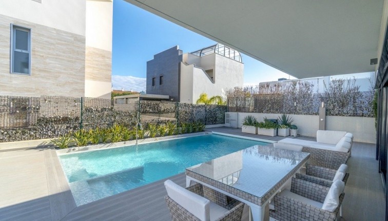 Resale - Chalet - Orihuela Costa - Aguamarina