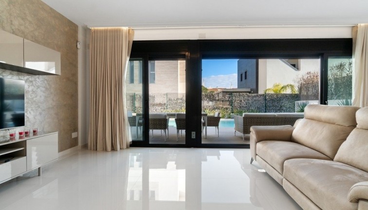 Resale - Chalet - Orihuela Costa - Aguamarina