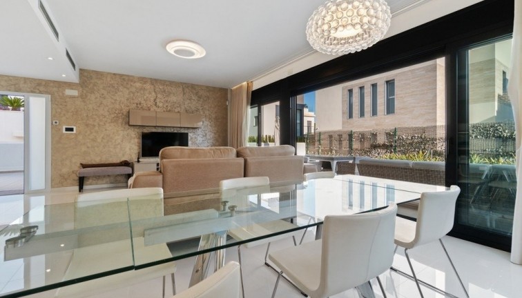 Resale - Chalet - Orihuela Costa - Aguamarina