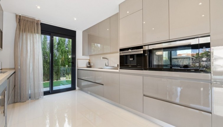 Resale - Chalet - Orihuela Costa - Aguamarina