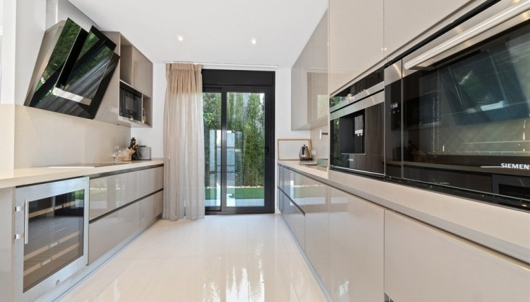 Resale - Chalet - Orihuela Costa - Aguamarina