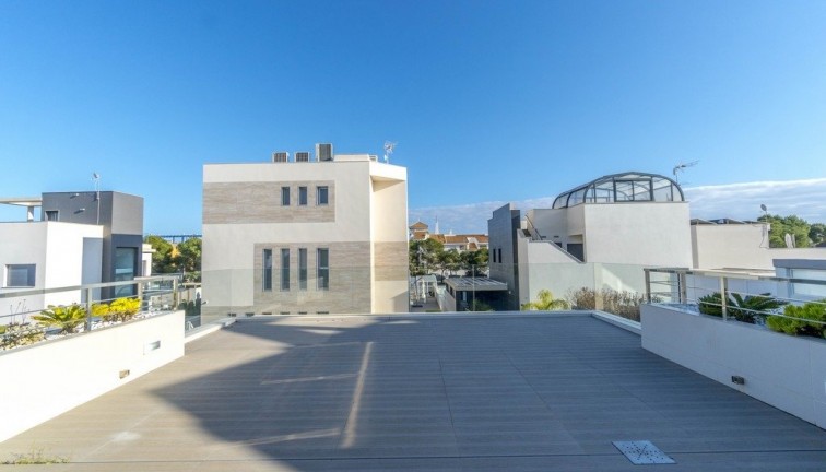 Resale - Chalet - Orihuela Costa - Aguamarina