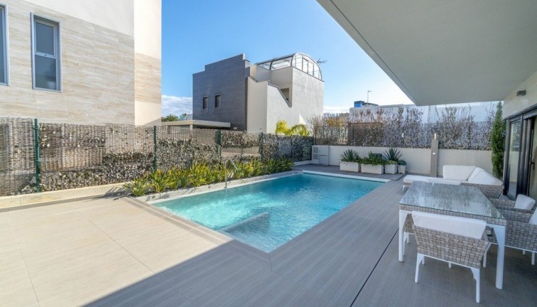 Resale - Chalet - Orihuela Costa - Aguamarina