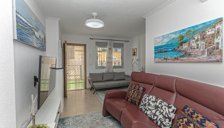 Reventa - Casa adosada - Guardamar del Segura