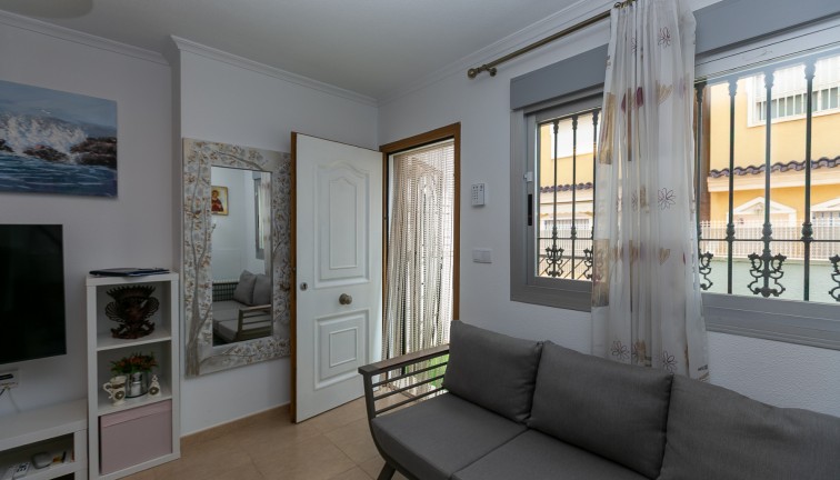 Reventa - Casa adosada - Guardamar del Segura