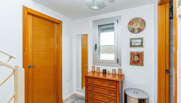 Reventa - Casa adosada - Guardamar del Segura