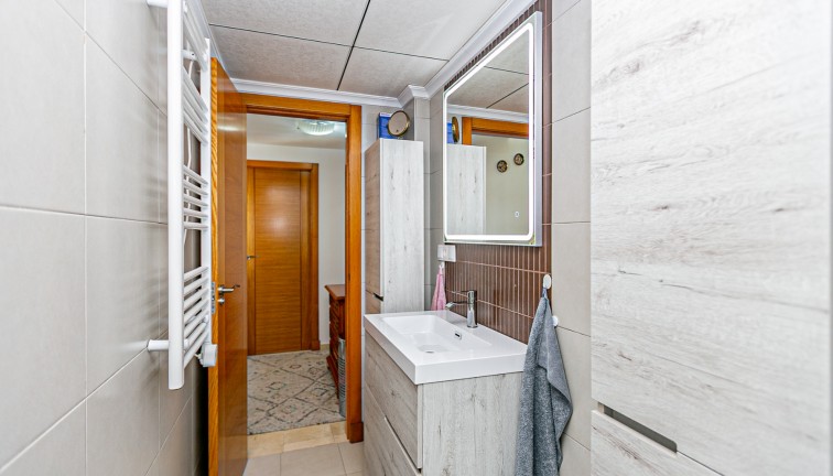 Reventa - Casa adosada - Guardamar del Segura