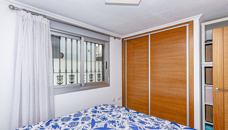 Reventa - Casa adosada - Guardamar del Segura