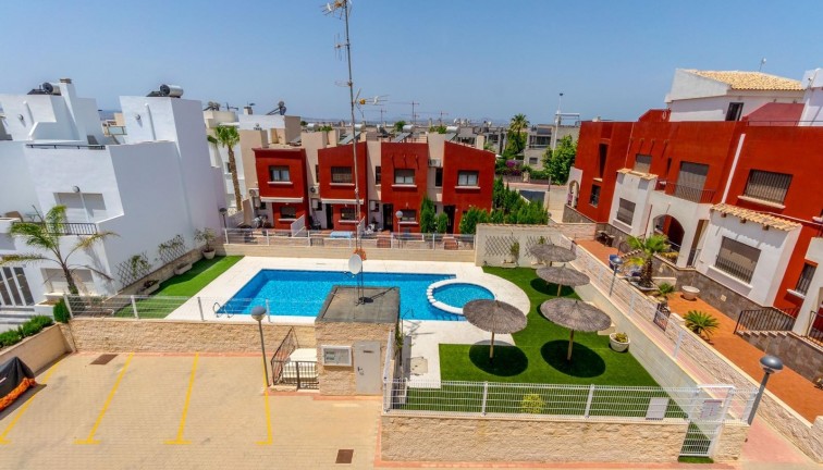 Jälleenmyynti - Terraced house / Townhouse - Torrevieja - Aguas Nuevas