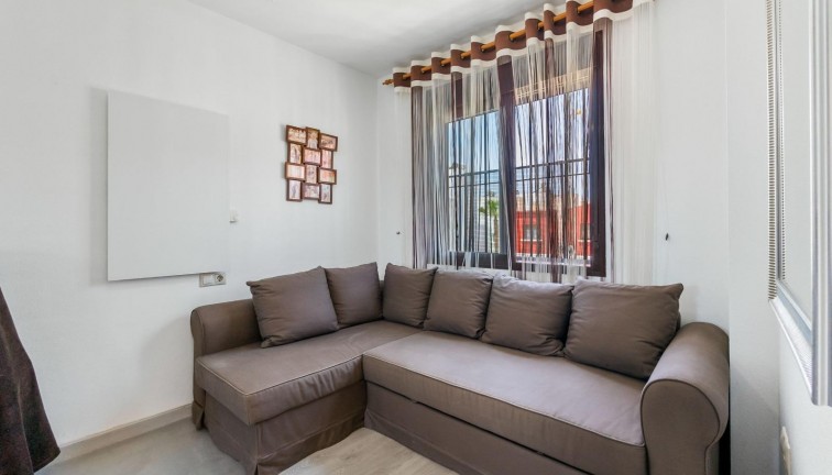Jälleenmyynti - Terraced house / Townhouse - Torrevieja - Aguas Nuevas