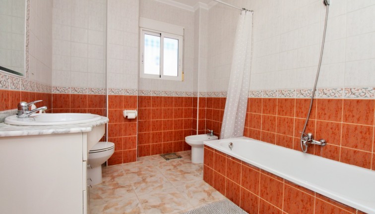 Resale - Chalet - Orihuela Costa - Playa Flamenca