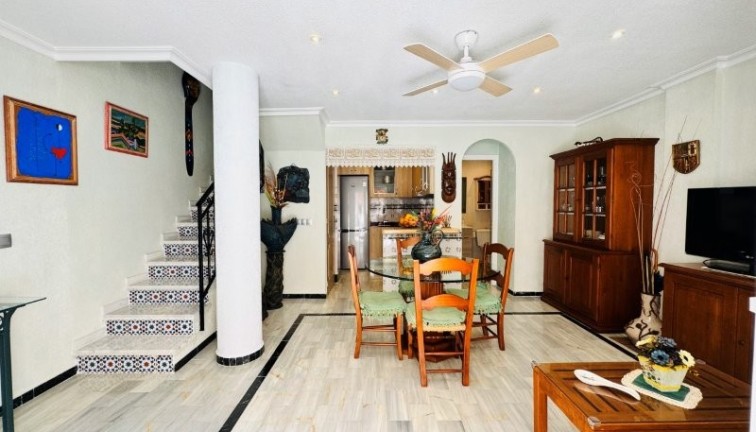 Reventa - Casa adosada - La Mata - LA MATA