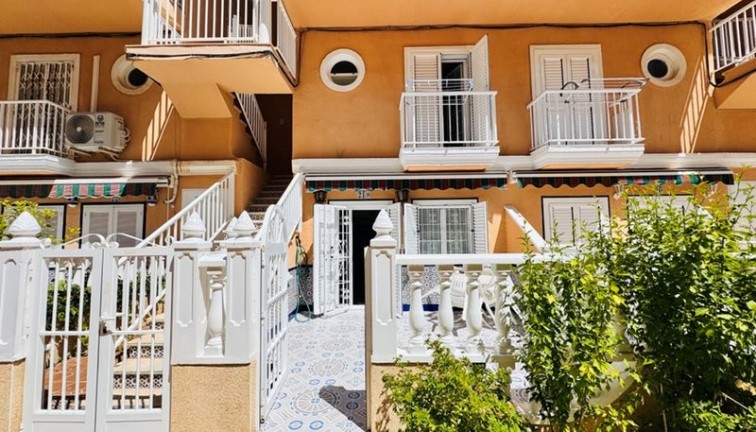 Reventa - Casa adosada - La Mata - LA MATA