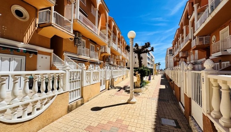 Reventa - Casa adosada - La Mata - LA MATA