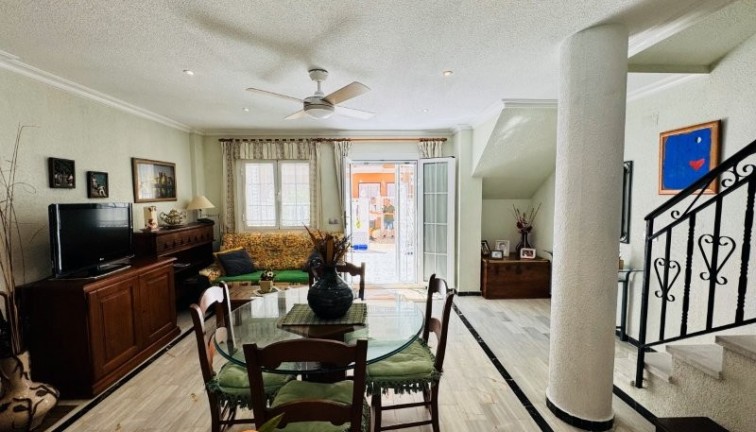 Reventa - Casa adosada - La Mata - LA MATA