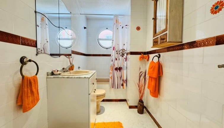 Reventa - Casa adosada - La Mata - LA MATA