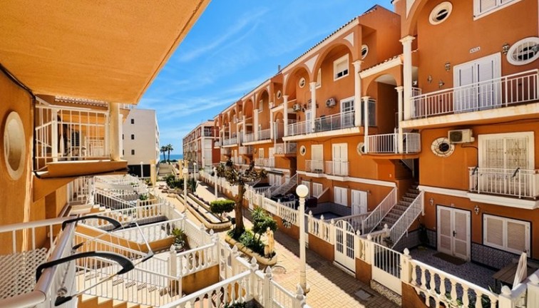 Reventa - Casa adosada - La Mata - LA MATA