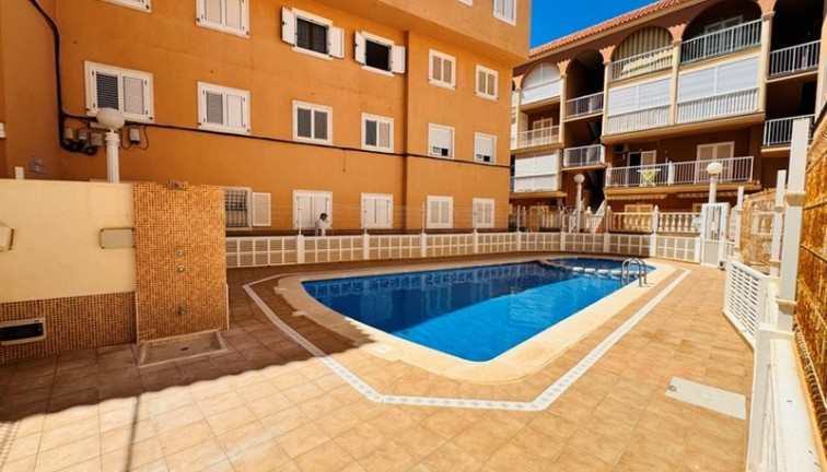 Reventa - Casa adosada - La Mata - LA MATA