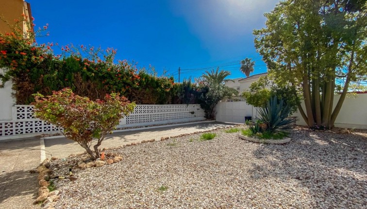 Reventa - Chalet - Torrevieja - Aguas Nuevas