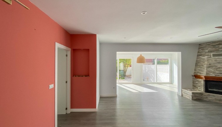 Reventa - Chalet - Torrevieja - Aguas Nuevas