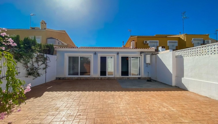Reventa - Chalet - Torrevieja - Aguas Nuevas