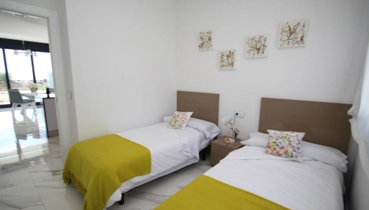 Uudistuotanto - Erillistalo - Cartagena - Playa Honda