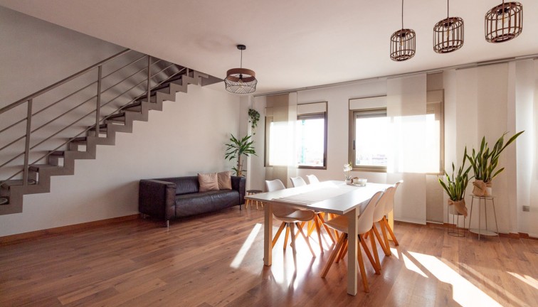 Reventa - Apartamento - Apartamento en el último piso - Torrevieja