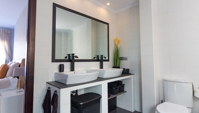 Reventa - Apartamento - Apartamento en el último piso - Torrevieja