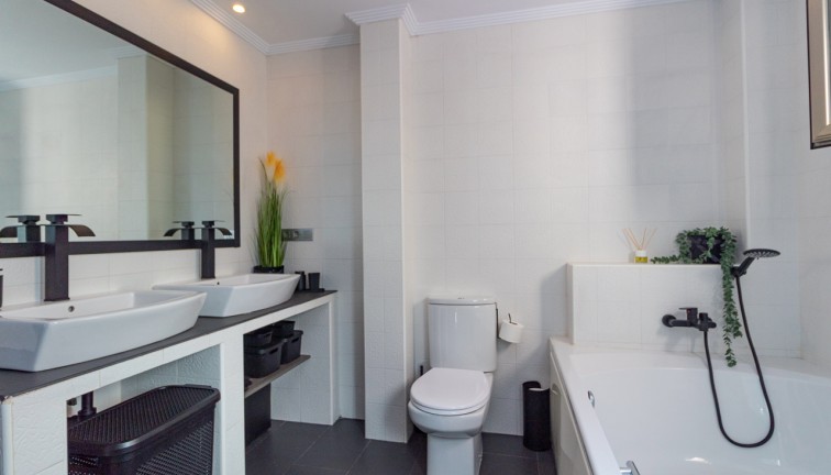 Reventa - Apartamento - Apartamento en el último piso - Torrevieja