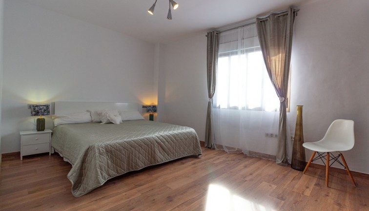 Reventa - Apartamento - Apartamento en el último piso - Torrevieja