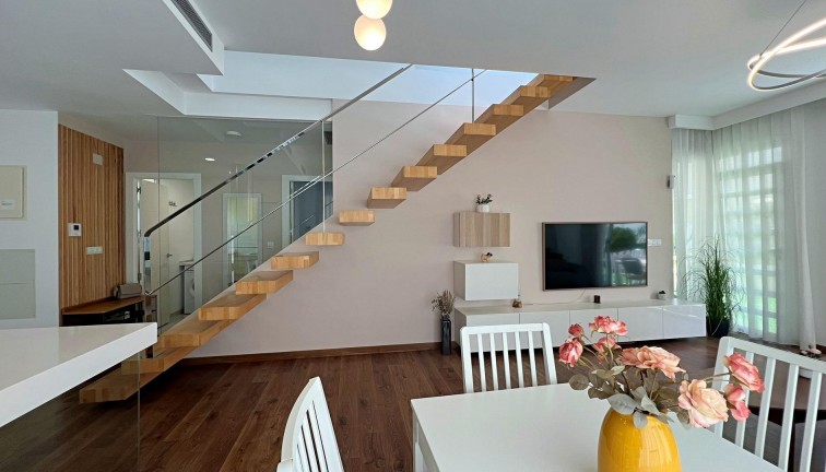 Resale - Chalet - Pilar de la Horadada - Pueblo Latino