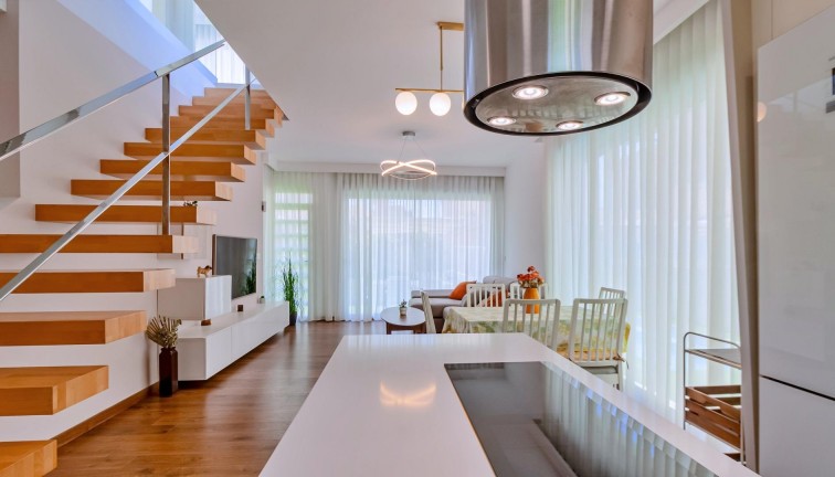 Resale - Chalet - Pilar de la Horadada - Pueblo Latino