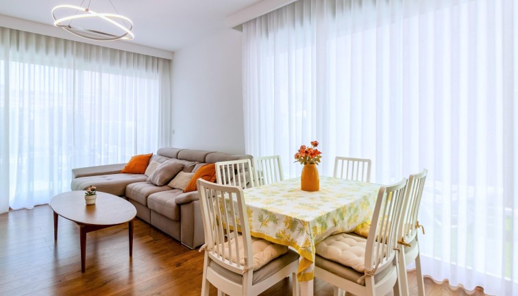 Resale - Chalet - Pilar de la Horadada - Pueblo Latino