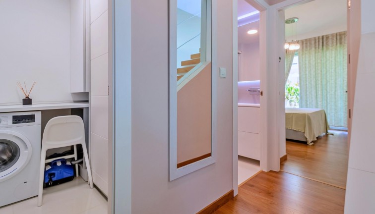 Resale - Chalet - Pilar de la Horadada - Pueblo Latino