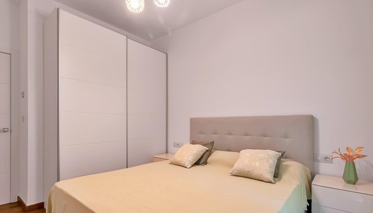 Resale - Chalet - Pilar de la Horadada - Pueblo Latino