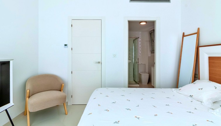 Resale - Chalet - Pilar de la Horadada - Pueblo Latino