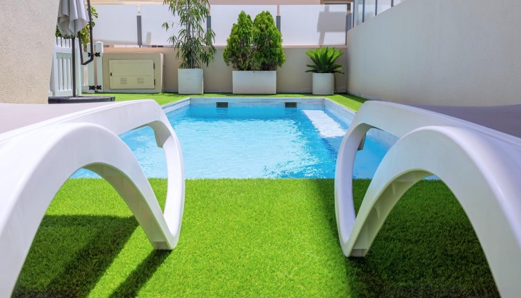 Resale - Chalet - Pilar de la Horadada - Pueblo Latino