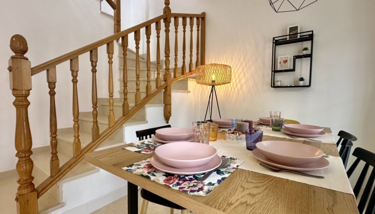 Reventa - Casa adosada - San Miguel de Salinas