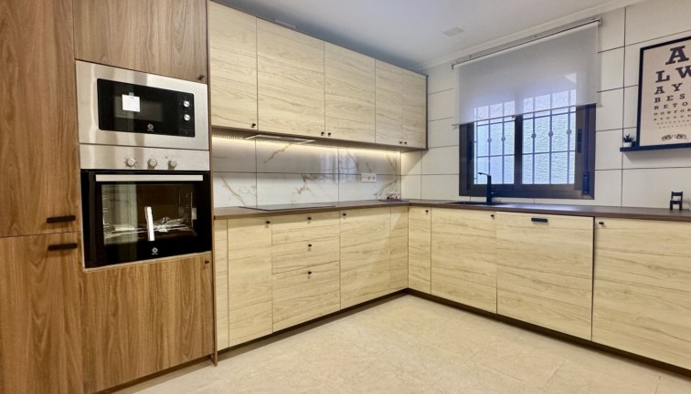 Reventa - Casa adosada - San Miguel de Salinas