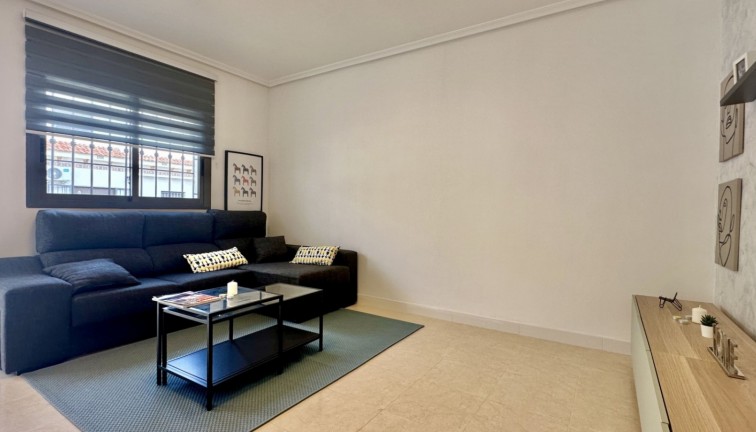 Reventa - Casa adosada - San Miguel de Salinas