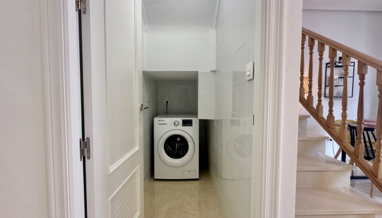 Reventa - Casa adosada - San Miguel de Salinas