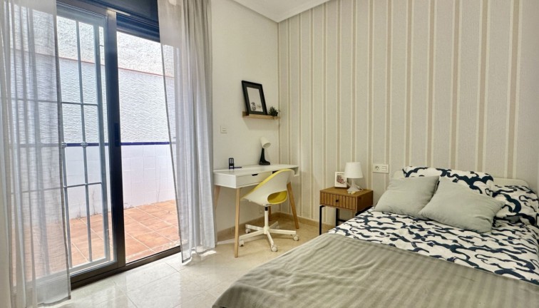 Reventa - Casa adosada - San Miguel de Salinas