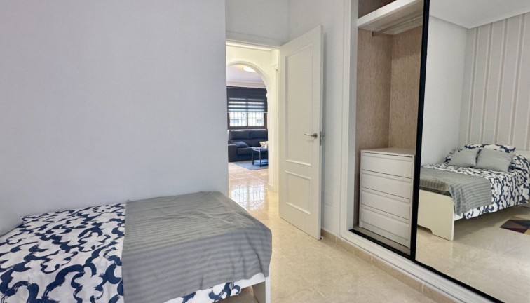 Reventa - Casa adosada - San Miguel de Salinas