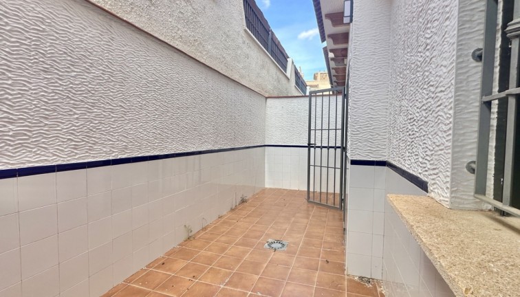 Reventa - Casa adosada - San Miguel de Salinas