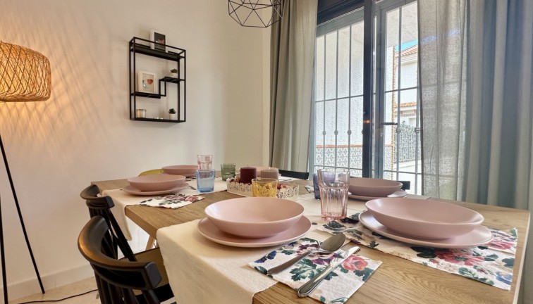 Reventa - Casa adosada - San Miguel de Salinas