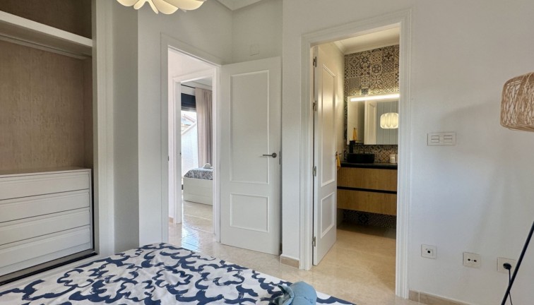 Reventa - Casa adosada - San Miguel de Salinas