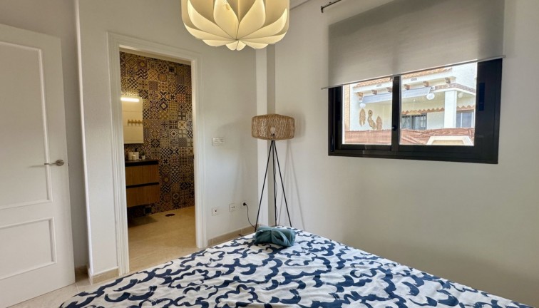 Reventa - Casa adosada - San Miguel de Salinas