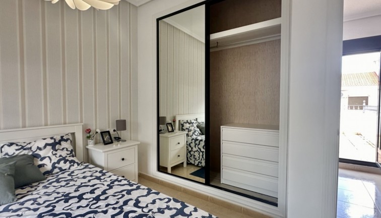 Reventa - Casa adosada - San Miguel de Salinas