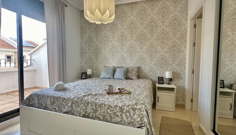 Reventa - Casa adosada - San Miguel de Salinas